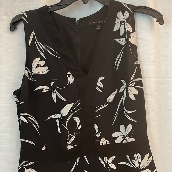Banana republic black maxi handkerchief dress - Picture 3 of 5